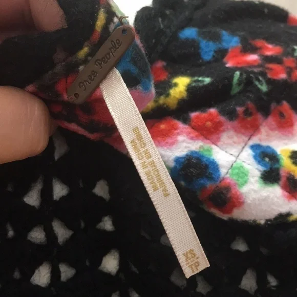 FREE PEOPLE BLACK XS Knit Crochet Sweater Free People GUC - Picture 6 of 8